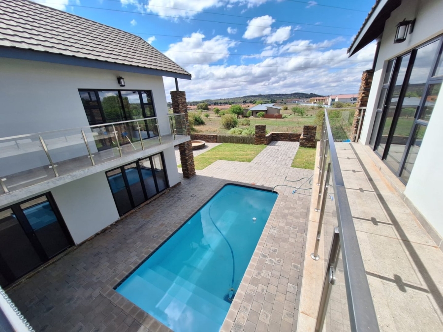 5 Bedroom Property for Sale in Rayton Free State